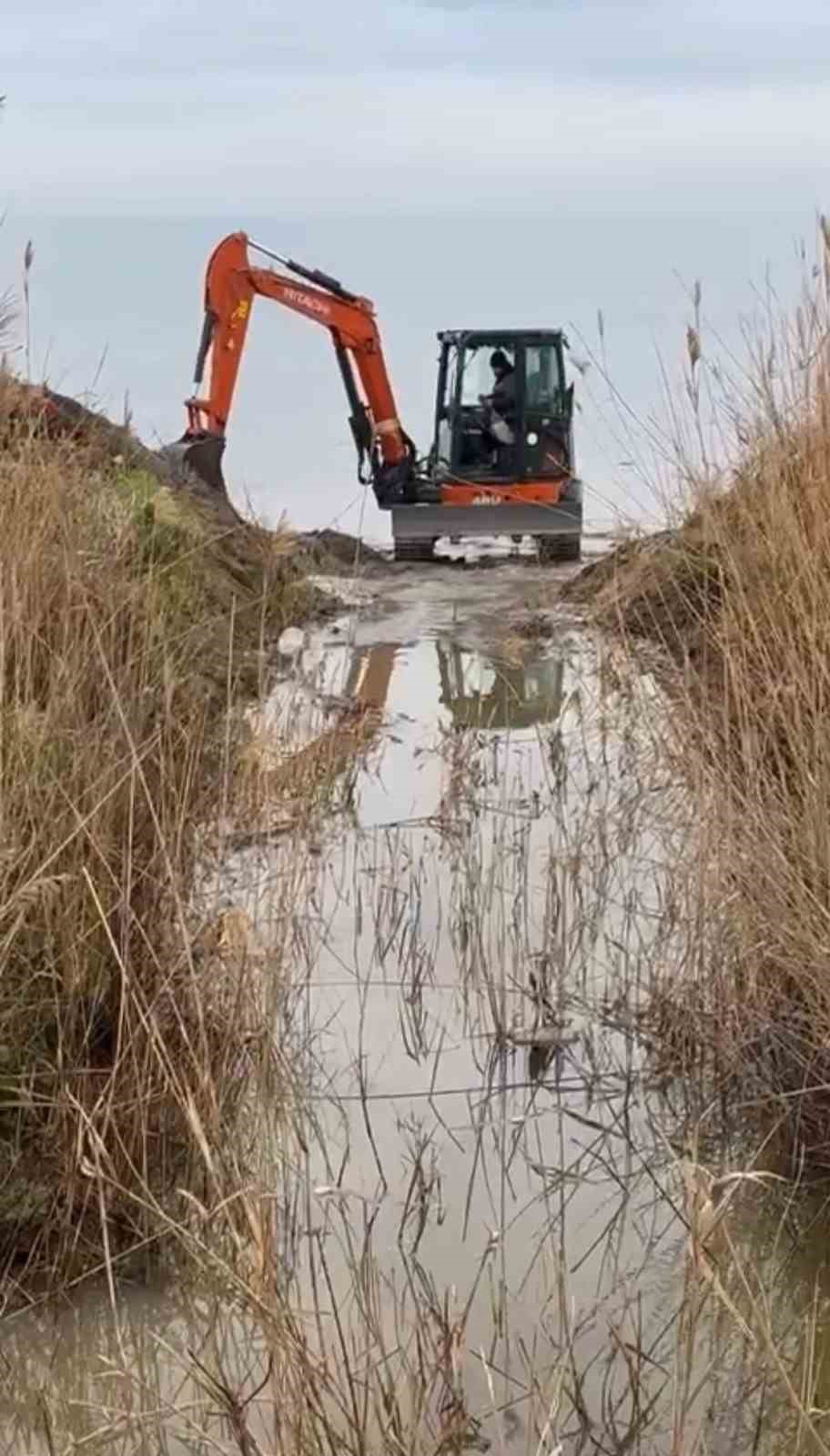 Başkan Akın’ın talimatıyla dere yataklarına hızlı müdahale
