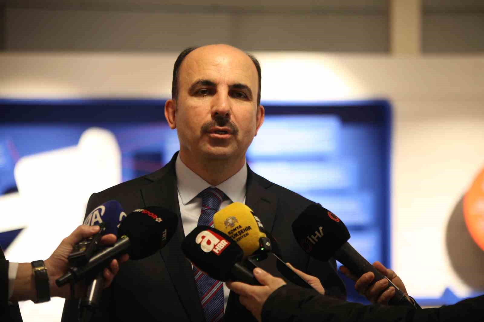 Başkan Altay, Velespit Müzesi’ni gezdi.