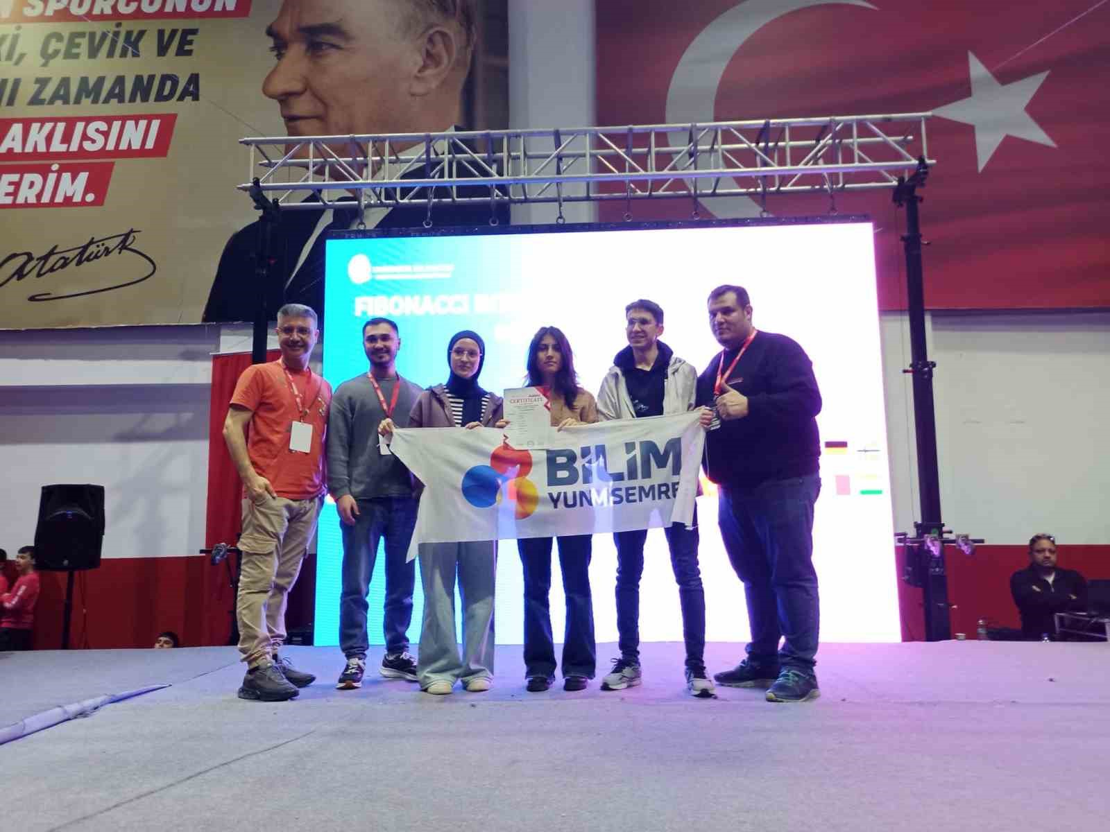 Bilim Yunusemre İzmir’den 3 ödülle döndü
