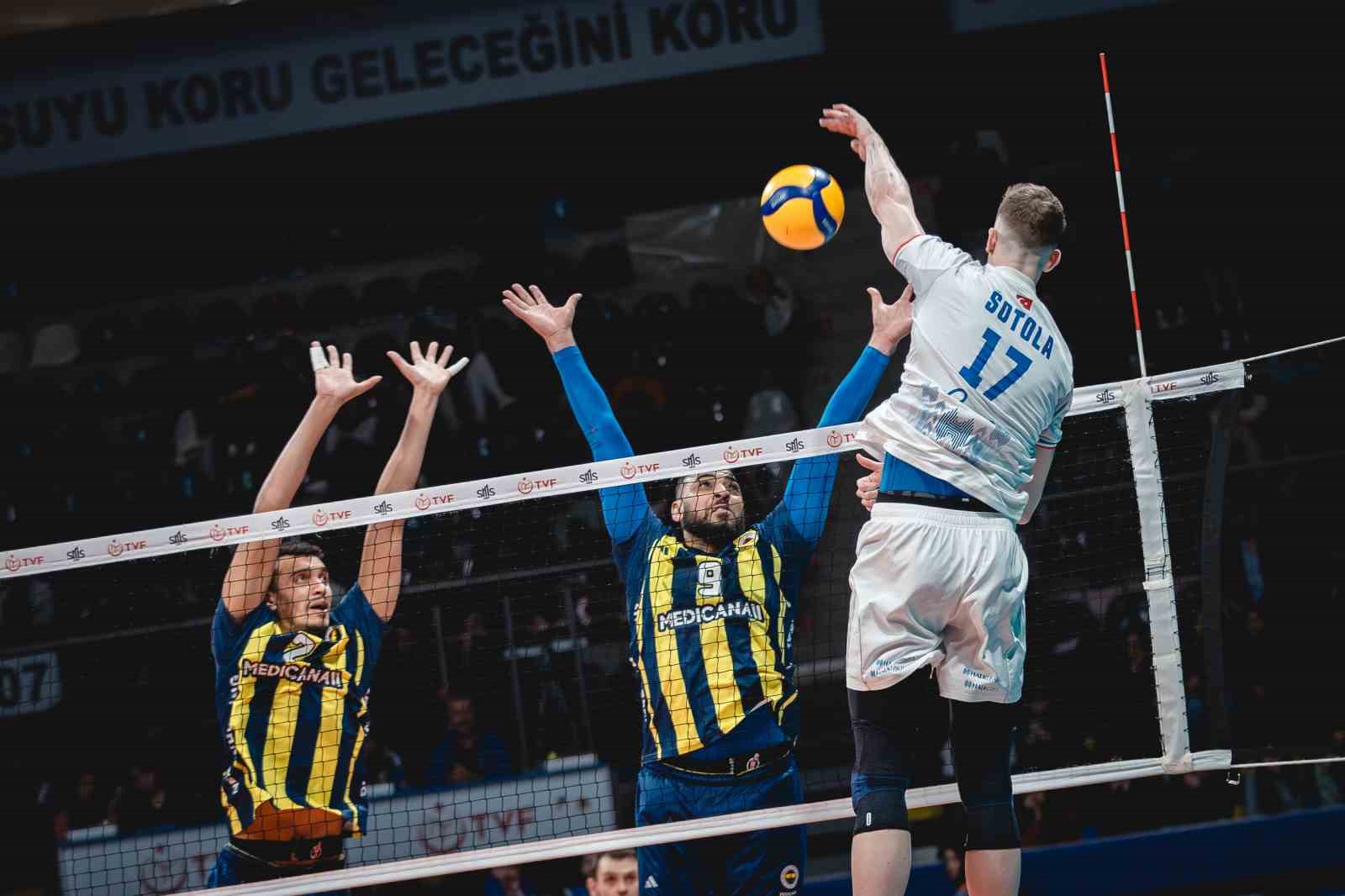 Efeler Ligi: Halkbank: 3 - Fenerbahçe Medicana: 0
