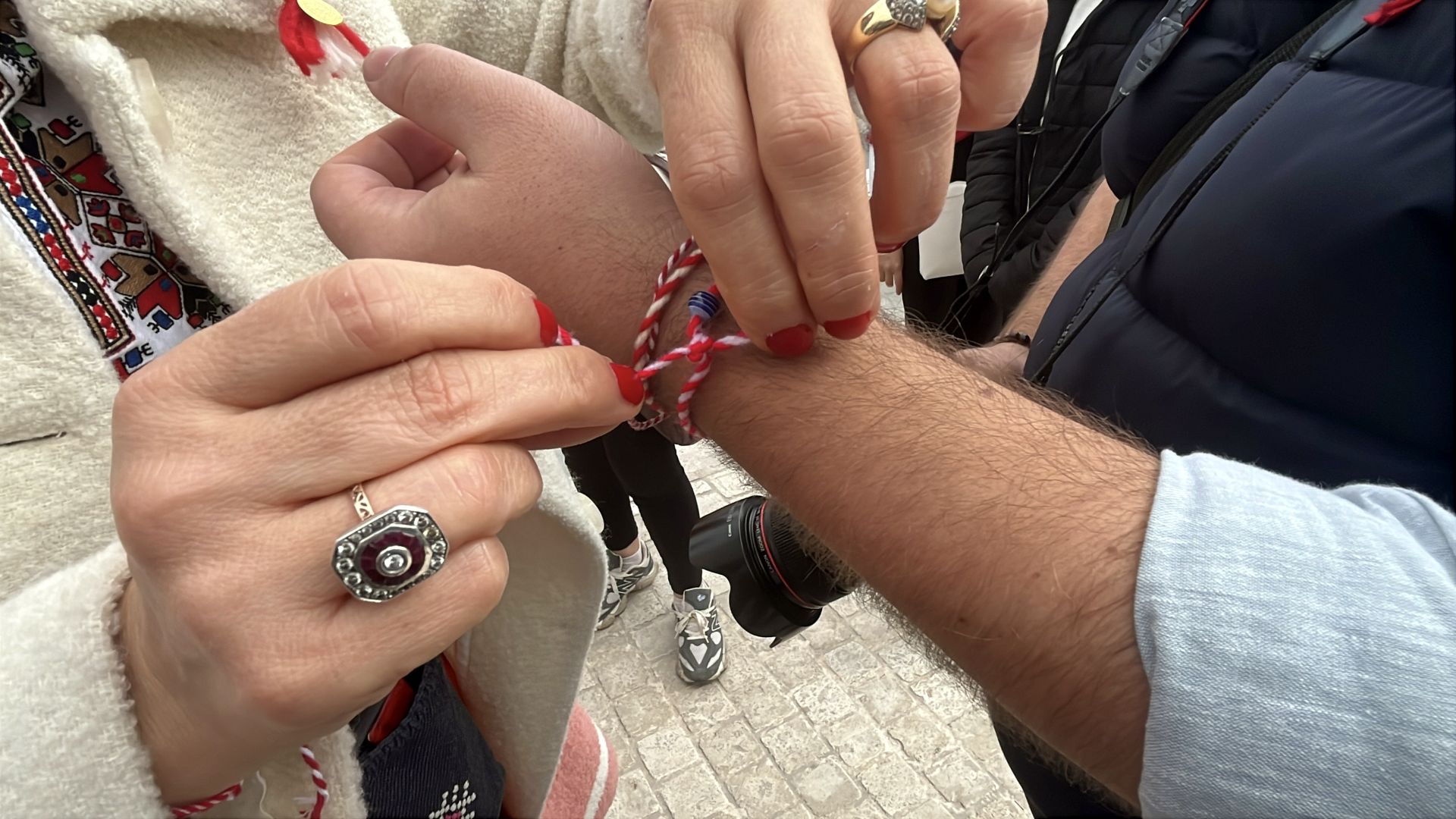  ‘Baba Marta’ etkinliği; bileklikler dağıtıldı.