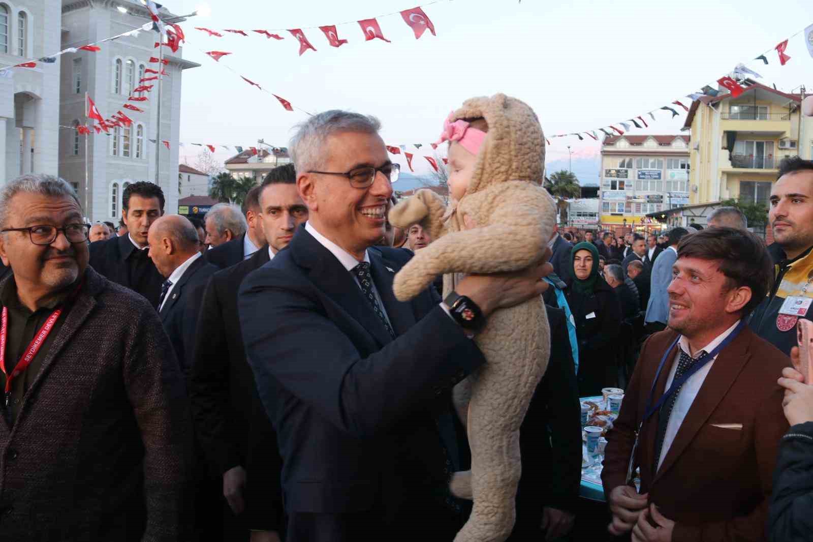 Sağlık Bakanı Memişoğlu: "Cumhurbaşkanımız Recep Tayyip Erdoğan’ın liderliğinde gece gündüz demeden halkımıza hizmet etmeye çalışıyoruz"
