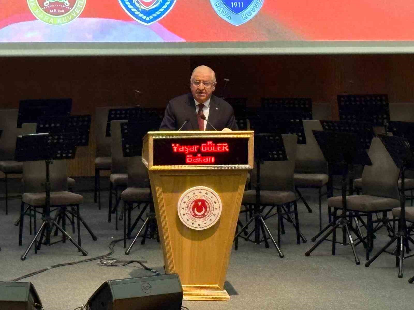 Bakan Güler: "Her türlü senaryoya karşı sahadaki birliklerimizi en iyi şekilde desteklemek en önemli görevlerimizden biridir"
