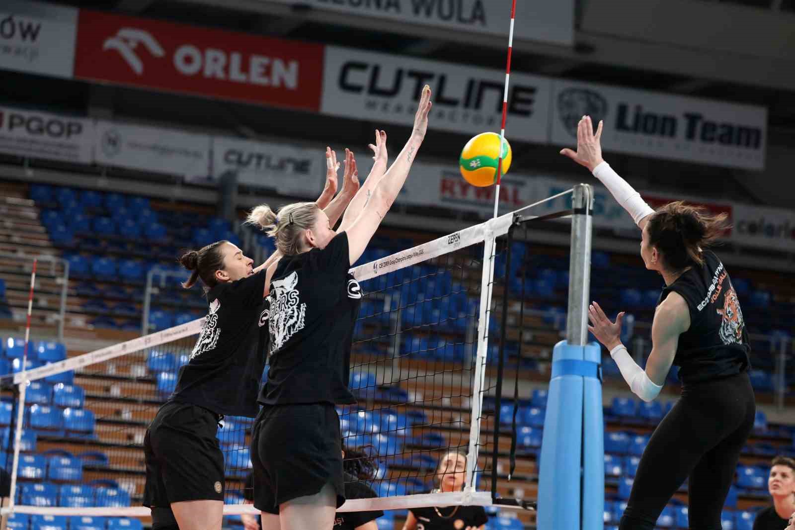 Eczacıbaşı Dynavit dörtlü final için sahada
