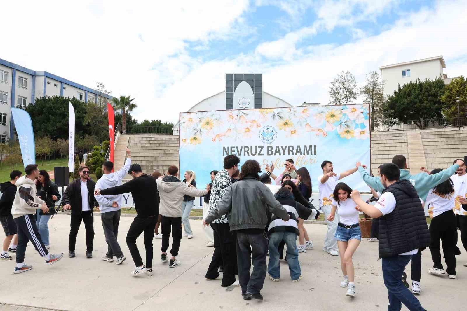 ALKÜ’de nevruz kutlandı
