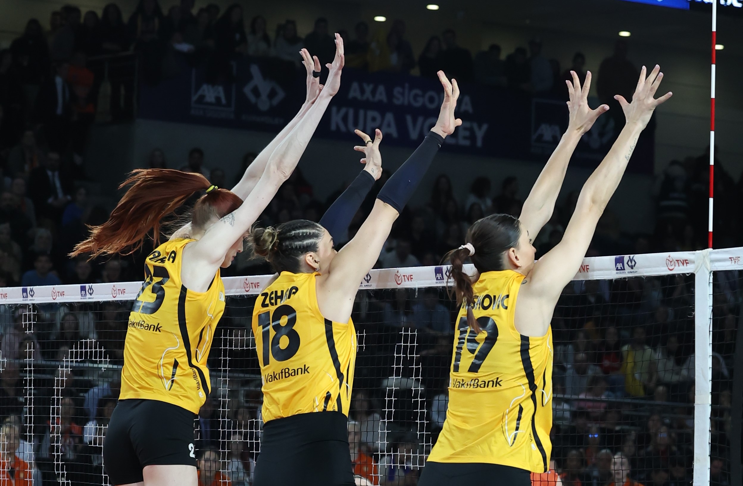 Kupa Voley'de şampiyon VakıfBank / Video eklendi