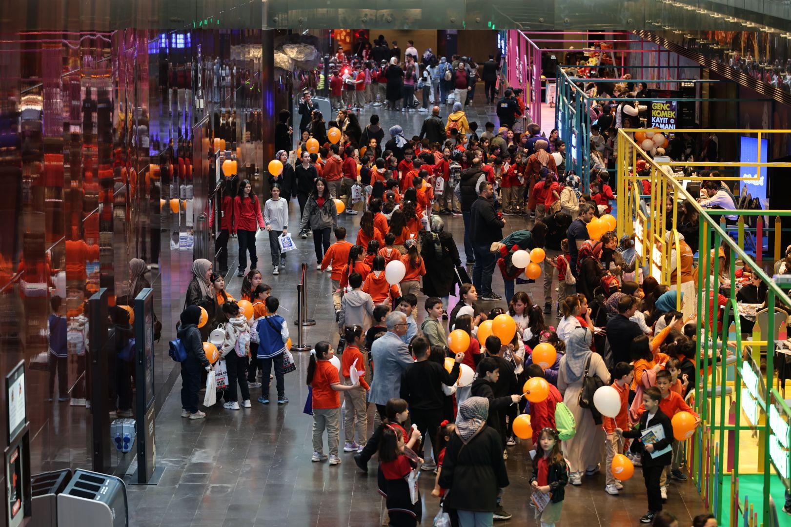 BAŞKAN ALTAY TÜM MİNİK OKURLARI VE AİLELERİ 2. ÇOCUK KİTAP GÜNLERİ’NE DAVET ETTİ.