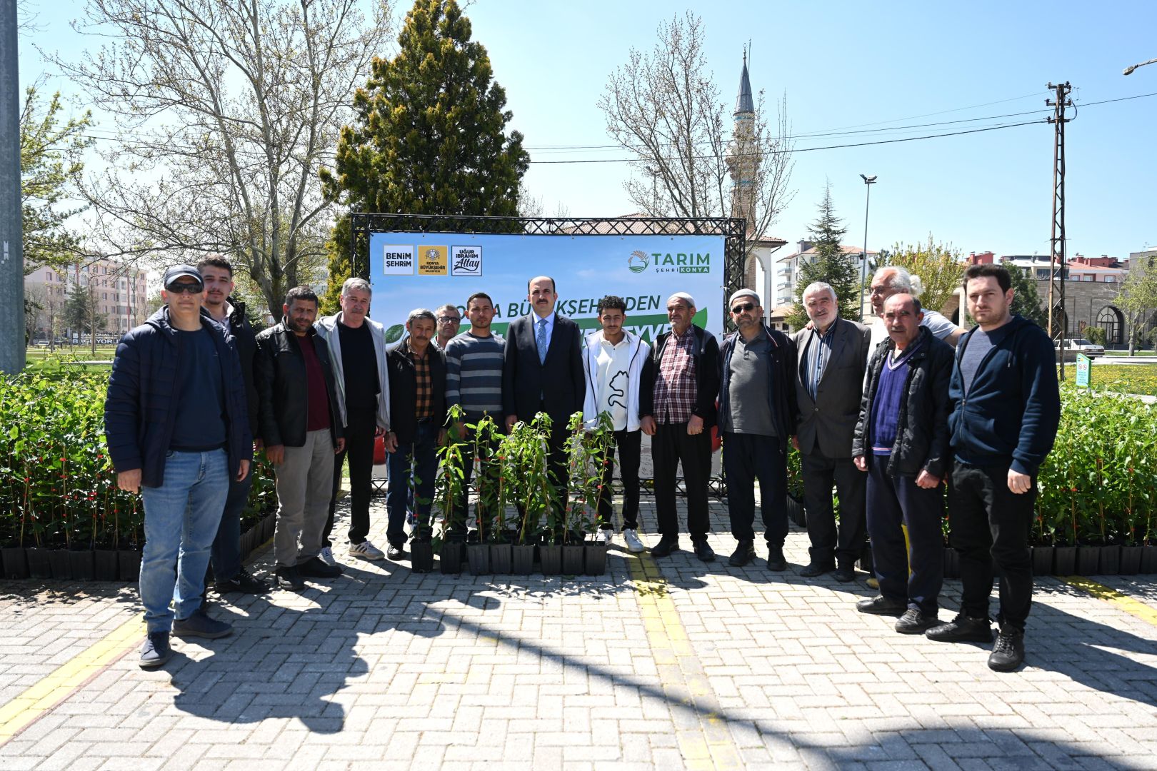 BAŞKAN ALTAY: “BU YIL ÇİFTÇİMİZE 31.420 MEYVE FİDANI DESTEĞİNDE BULUNDUK”.