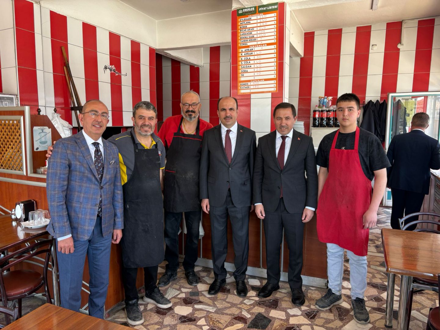 BAŞKAN ALTAY, BAŞKAN KILCA, BAŞKAN KAVUŞ, KARAMAN CADDESİ’NDE ESNAF VE VATANDAŞLARLA BULUŞTU.