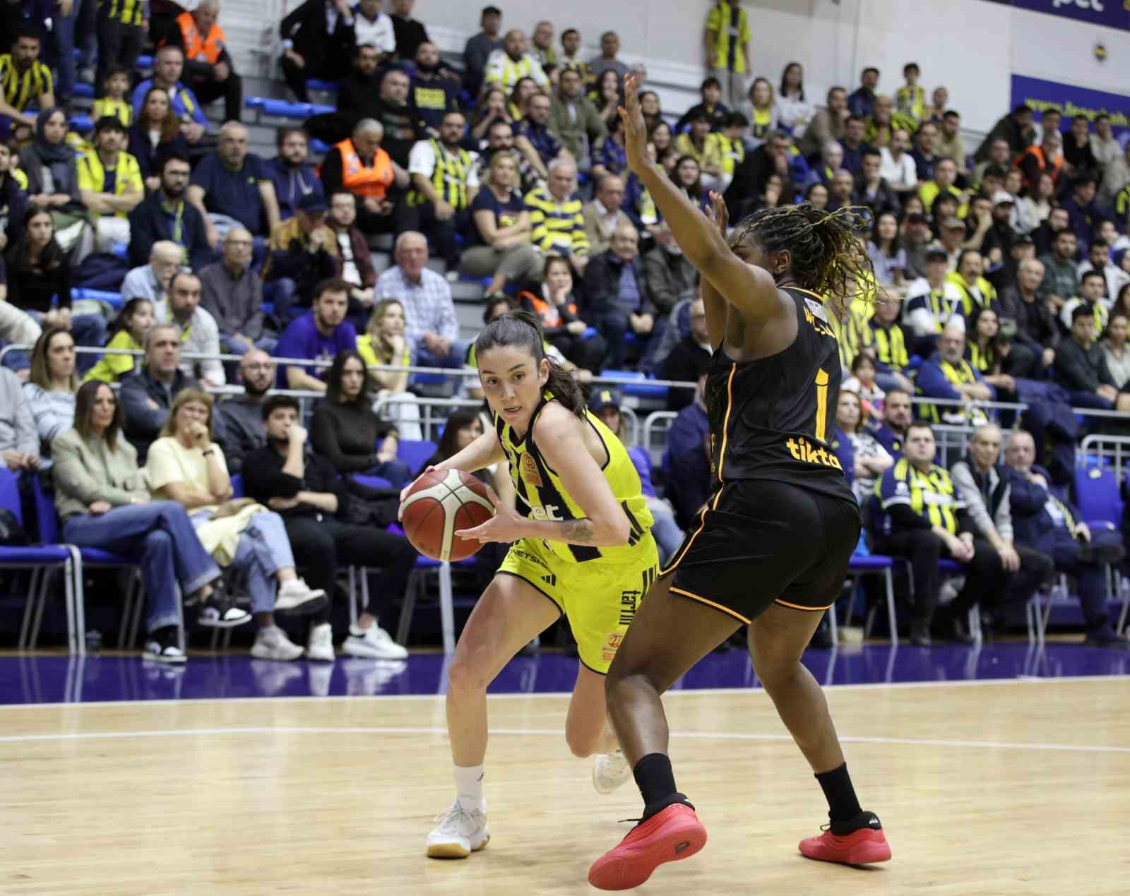 Fenerbahçe seride 2-0 öne geçti
