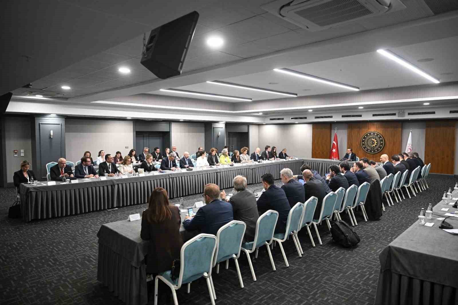 Bakan Kacır: "Türkiye olarak uluslararası ortaklıklarımızı güçlendirmeye devam ediyor; kurulan her iş birliğini önemli bir adım olarak görüyoruz"
