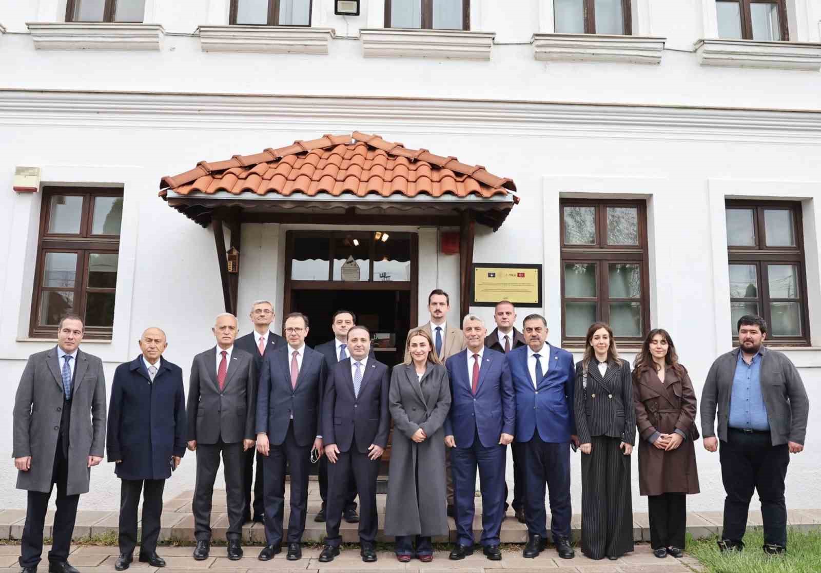 Bakan Bolat’tan Kosova’da KFOR Karargahı’na ziyaret
