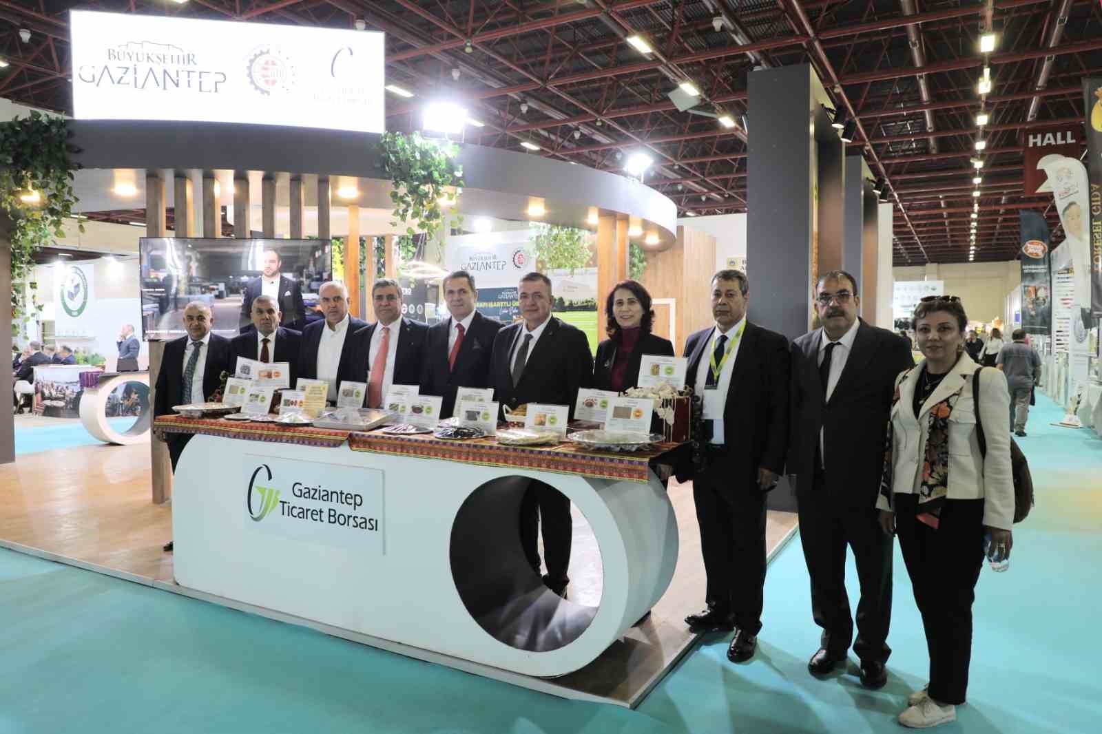 Gaziantep’in 109 coğrafi işaretli ürünü YÖREX’te gövde gösterisi yaptı
