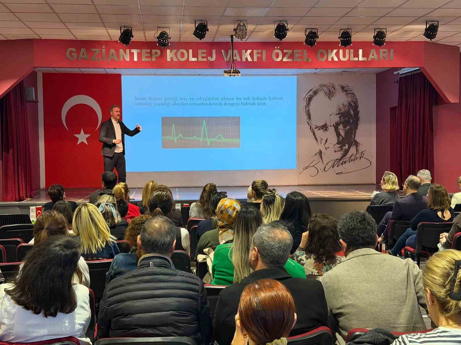 GKV’de Ebeveyn-Çocuk İlişkisinde Denge Kurma Stratejileri masaya yatırıldı
