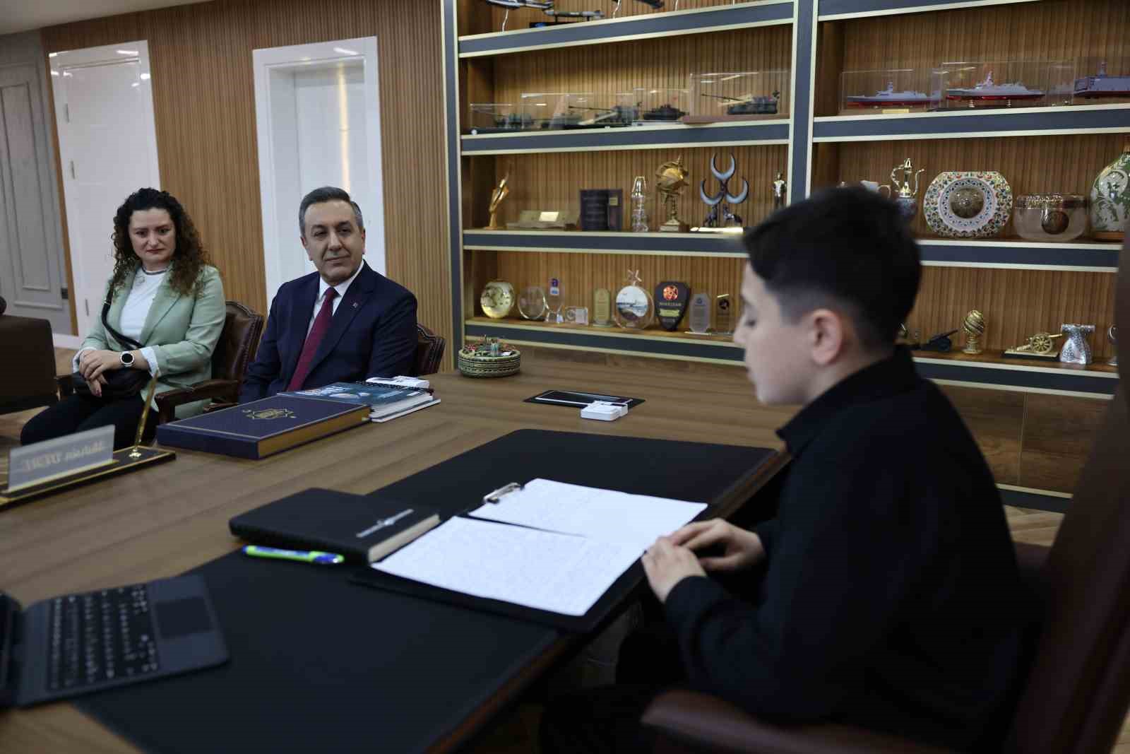 Başkan Dere, koltuğunu Taha’ya devretti
