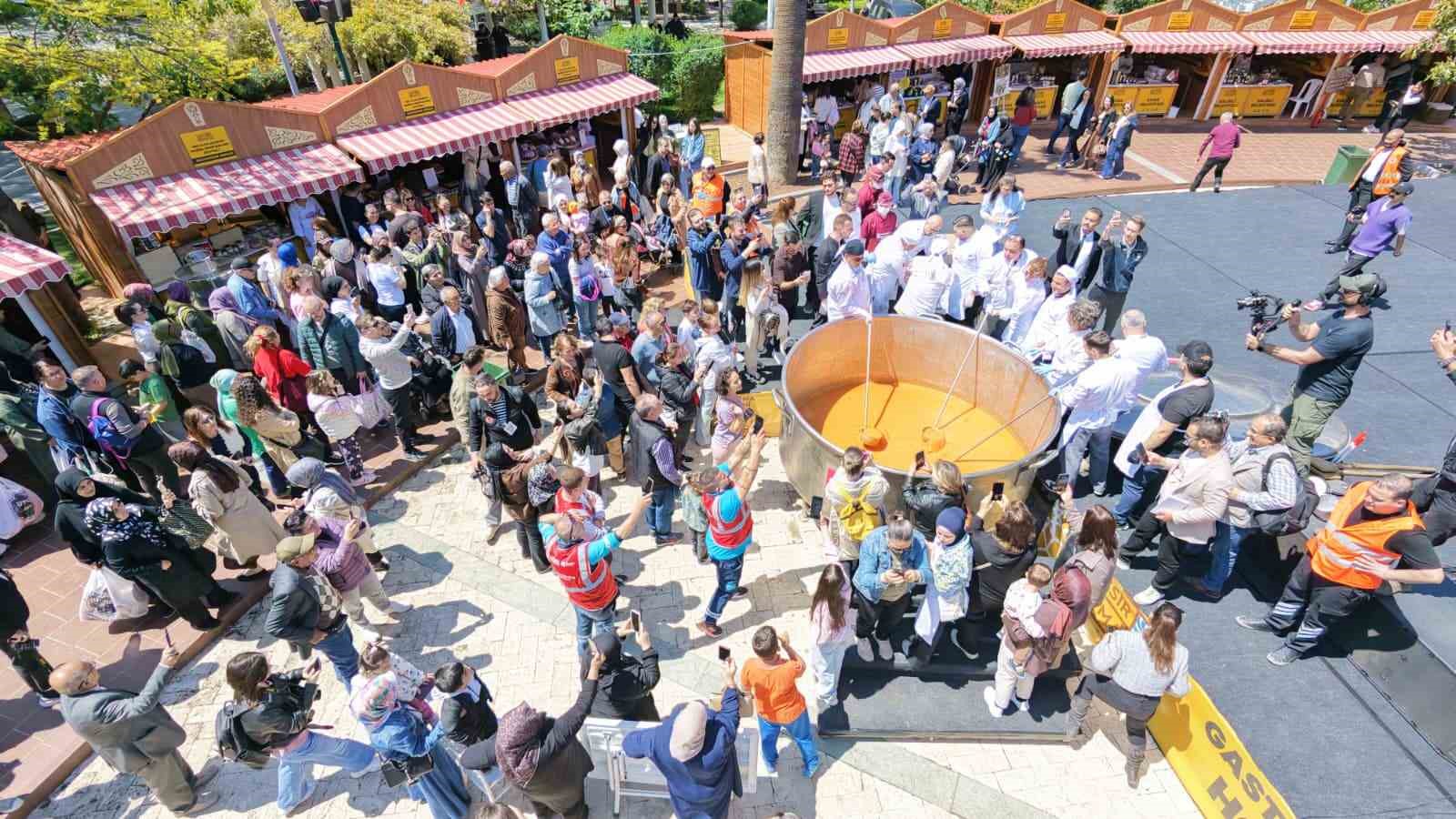 Dev tencereden 5 bin kişiye çorba
