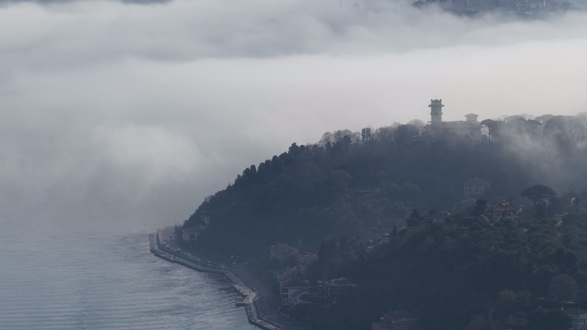 İstanbul Boğazı'nda sis etkili oluyor / Havadan görüntülerle 