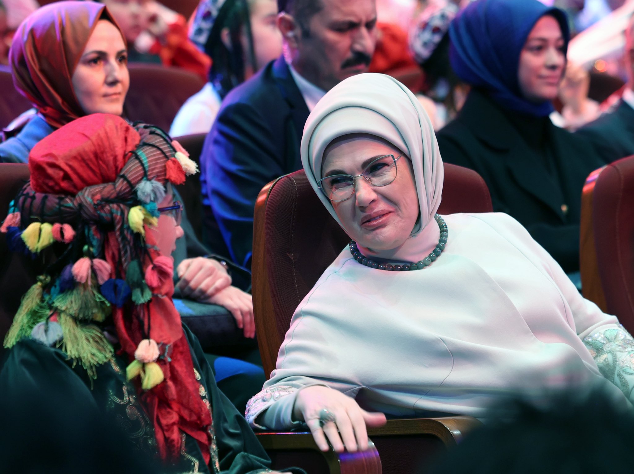 Emine Erdoğan'dan TRT 48'nci Uluslararası 23 Nisan Çocuk Şenliği Gala Programı'na ilişkin paylaşım