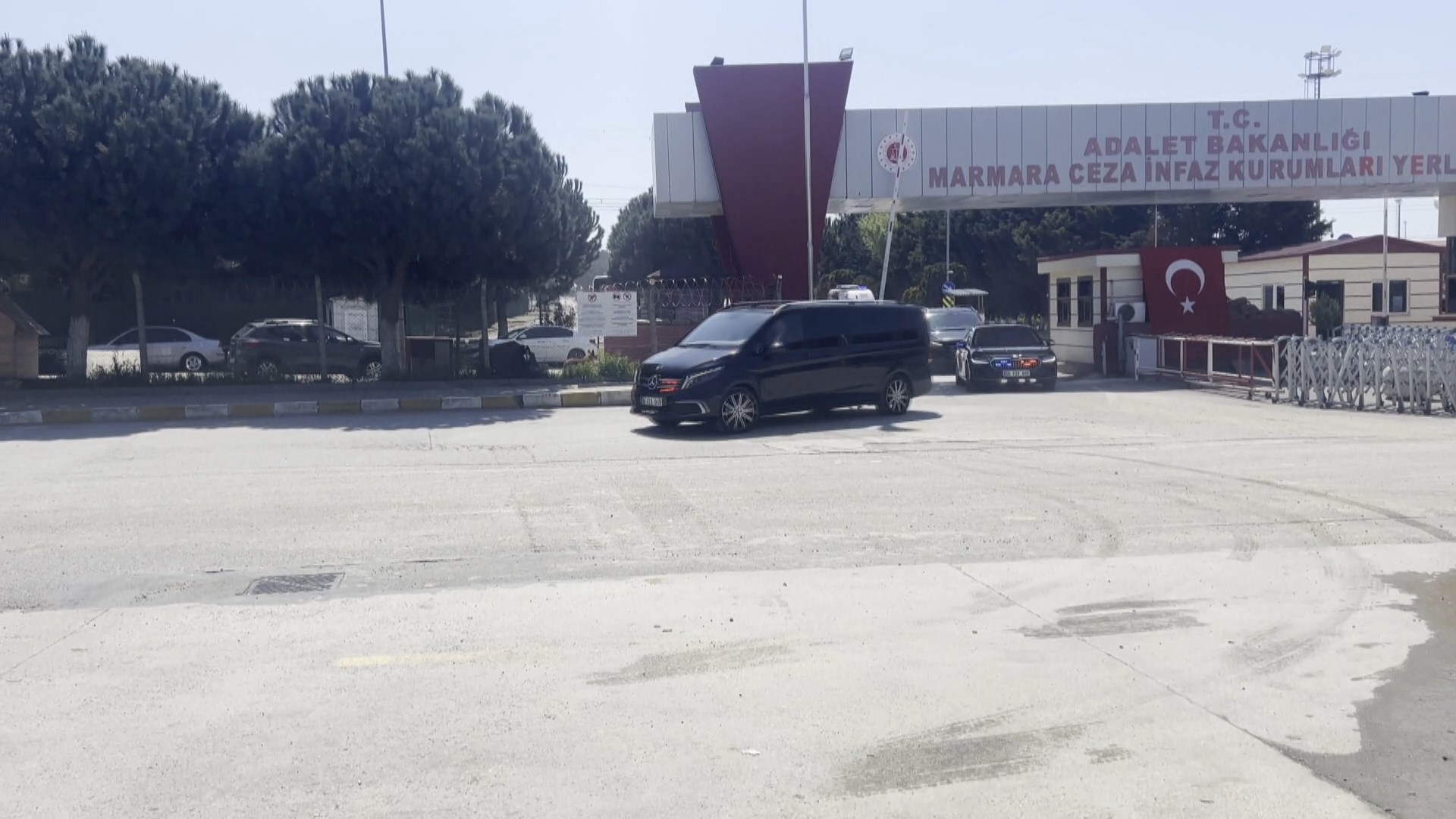 Özgür Özel, Ekrem İmamoğlu'nu ziyaret etti