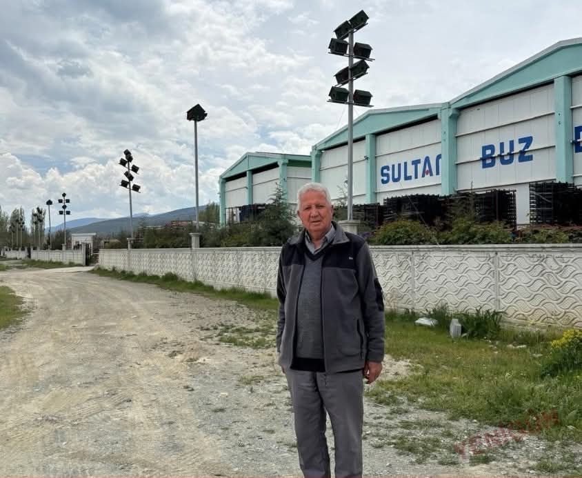 BANKA PROMOSYONUNU KENDİNE DEĞİL KUŞLARA HARCADI: FABRİKA BAHÇESİNE KUŞ MAHALLESİ KURDU .