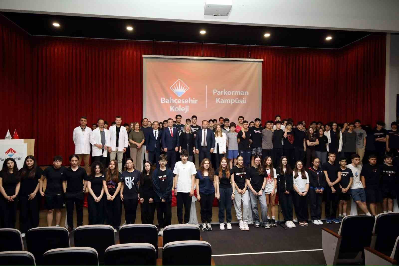 Rektör Özkan’dan lise öğrencileriyle ufuk açıcı sohbet
