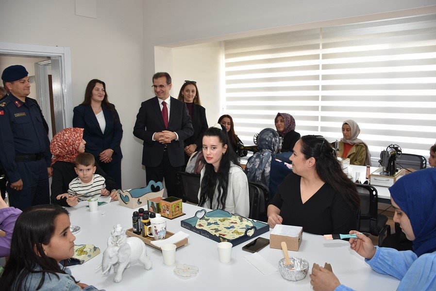 Salihli’de Aile Destek Merkezi açıldı
