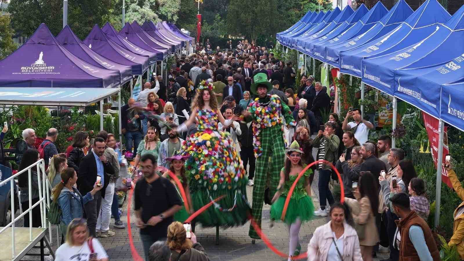 İzmir çiçek gibi açacak
