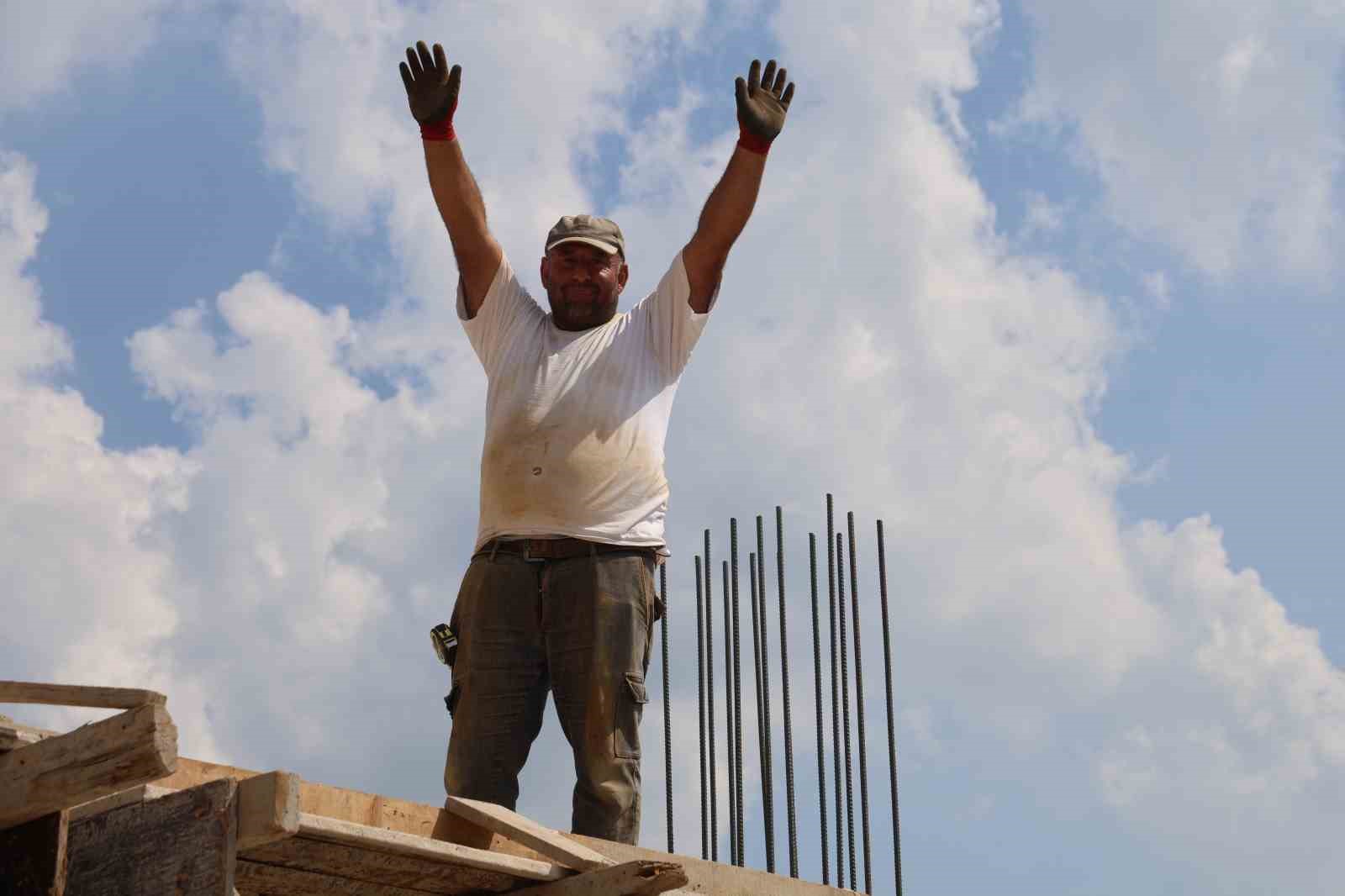 İnşaat işçileri 1 Mayıs’ta da mesai yaptı
