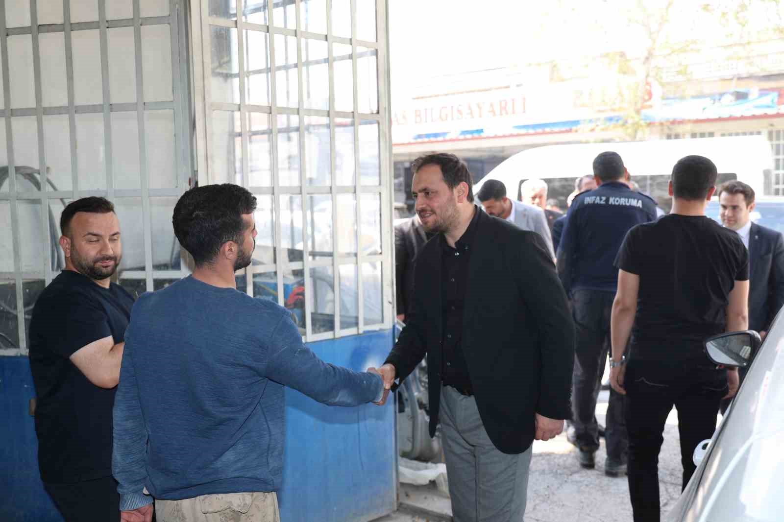 AK Parti  1 Mayıs’ta işçileri unutmadı

