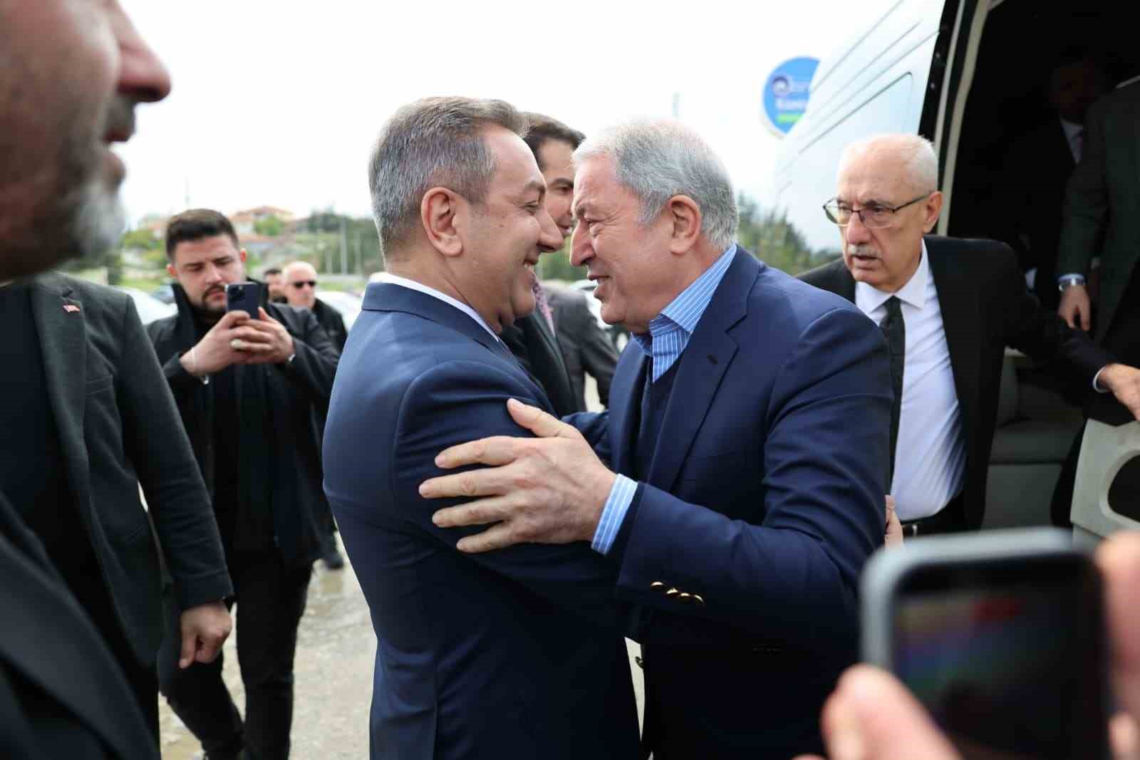 Akar’dan Başkan Dere’ye övgü dolu sözler
