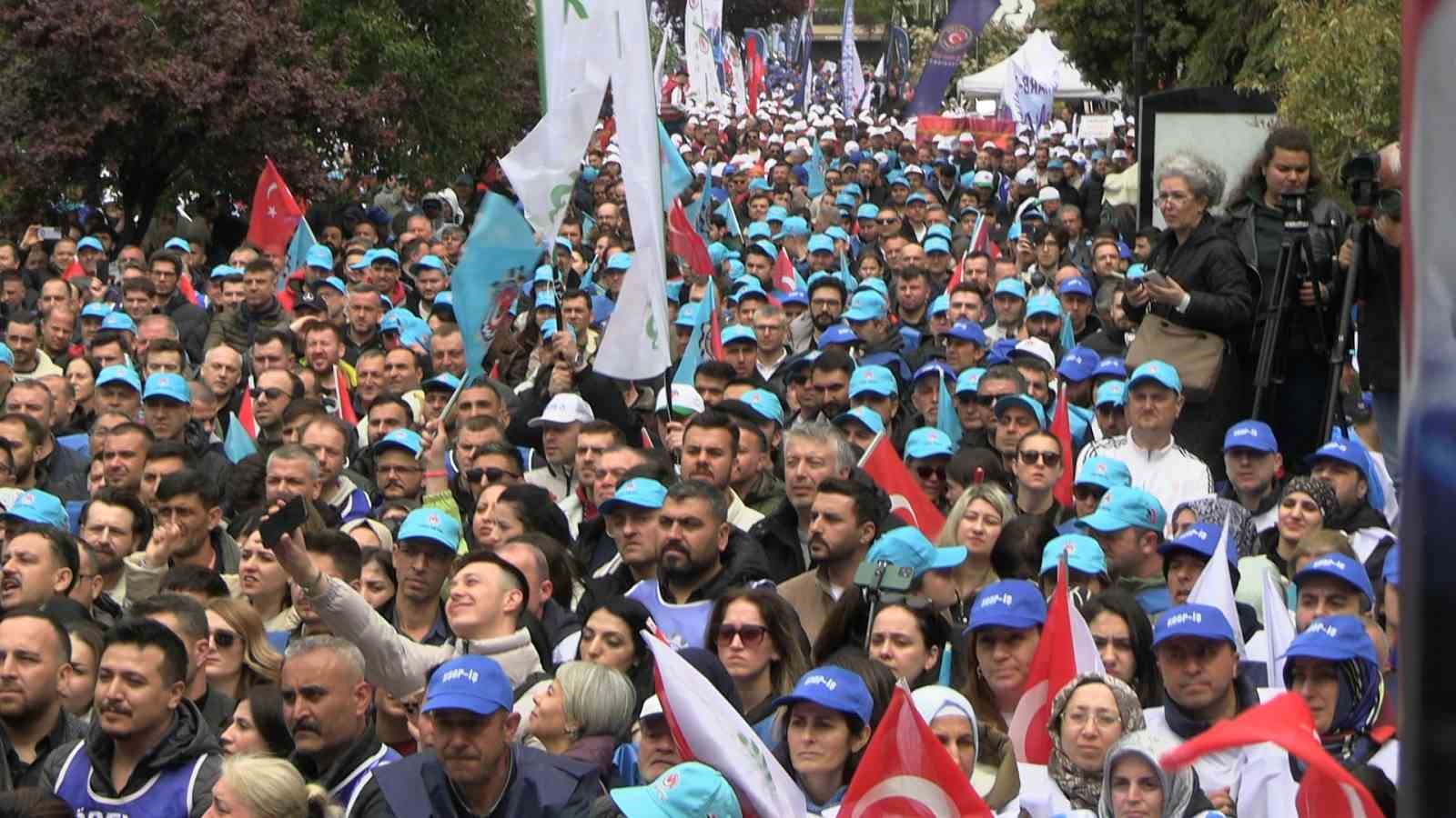 Edirne’de 1 Mayıs’ta meydanlar doldu, kalabalık alana sığmadı
