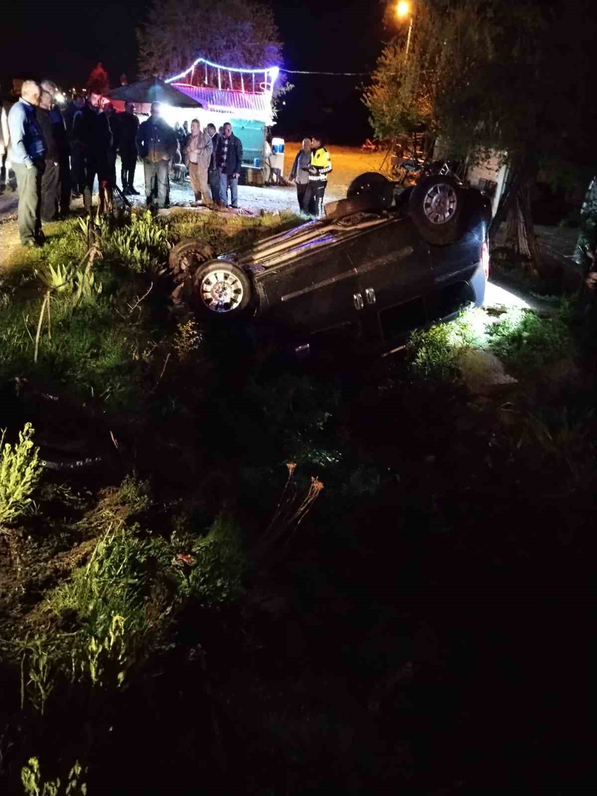 Kastamonu’da köpeğe çarpan otomobil kanala uçtu: 2 yaralı
