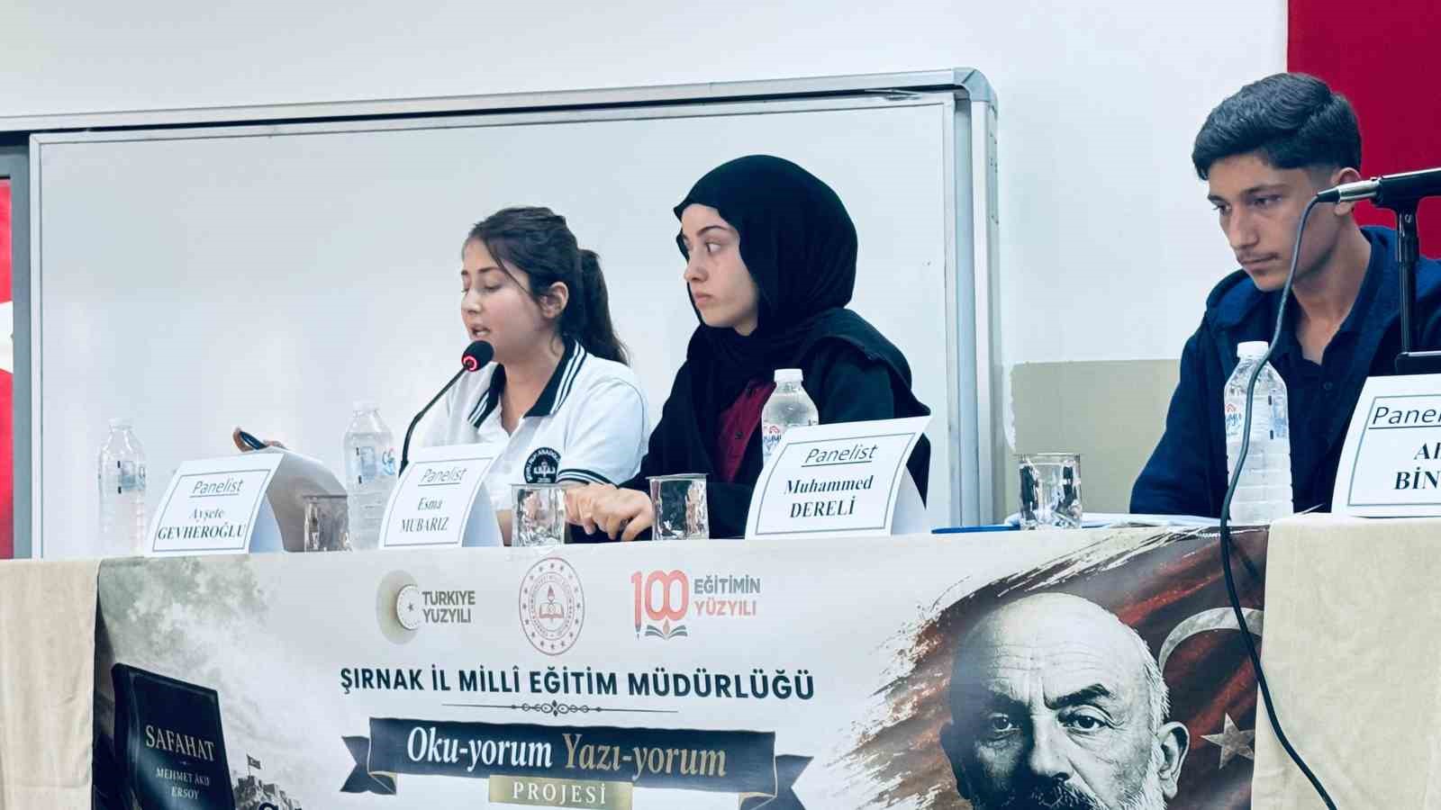 Şırnak’ta "Safahat" panelinde gençler Akif’in fikir dünyası ele alındı
