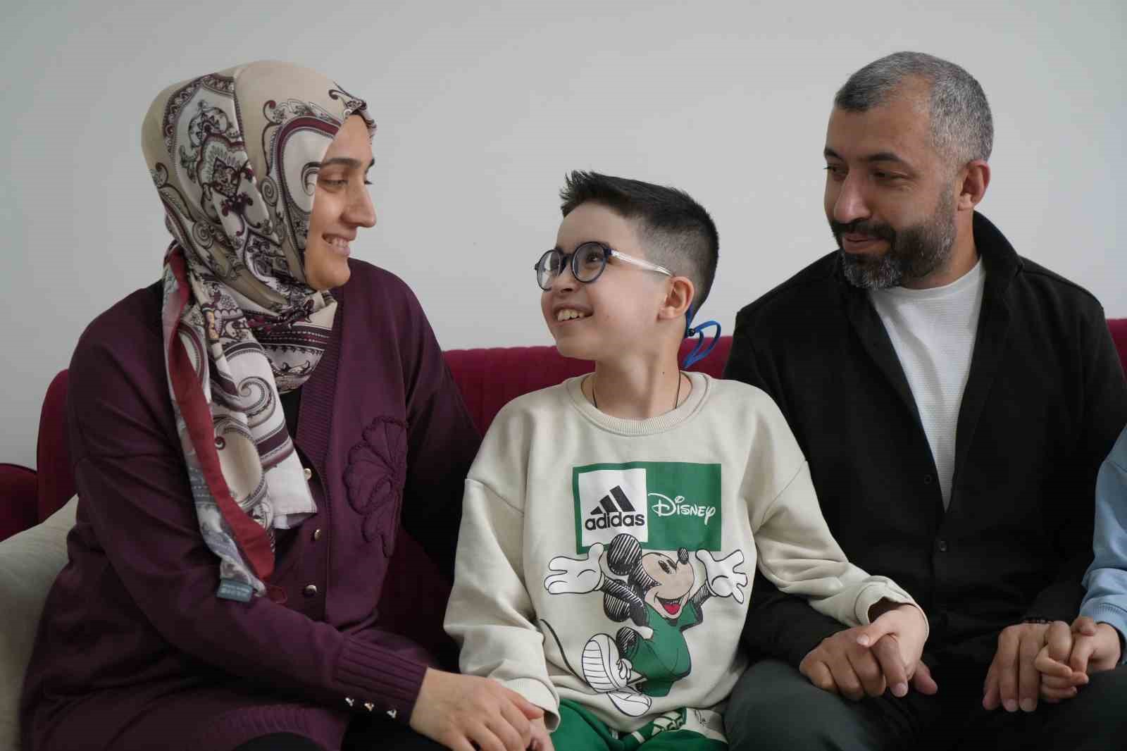 Ölümcül DMD hastalığıyla mücadele eden Ahmet Sami kendisine uzanacak yardım elini bekliyor
