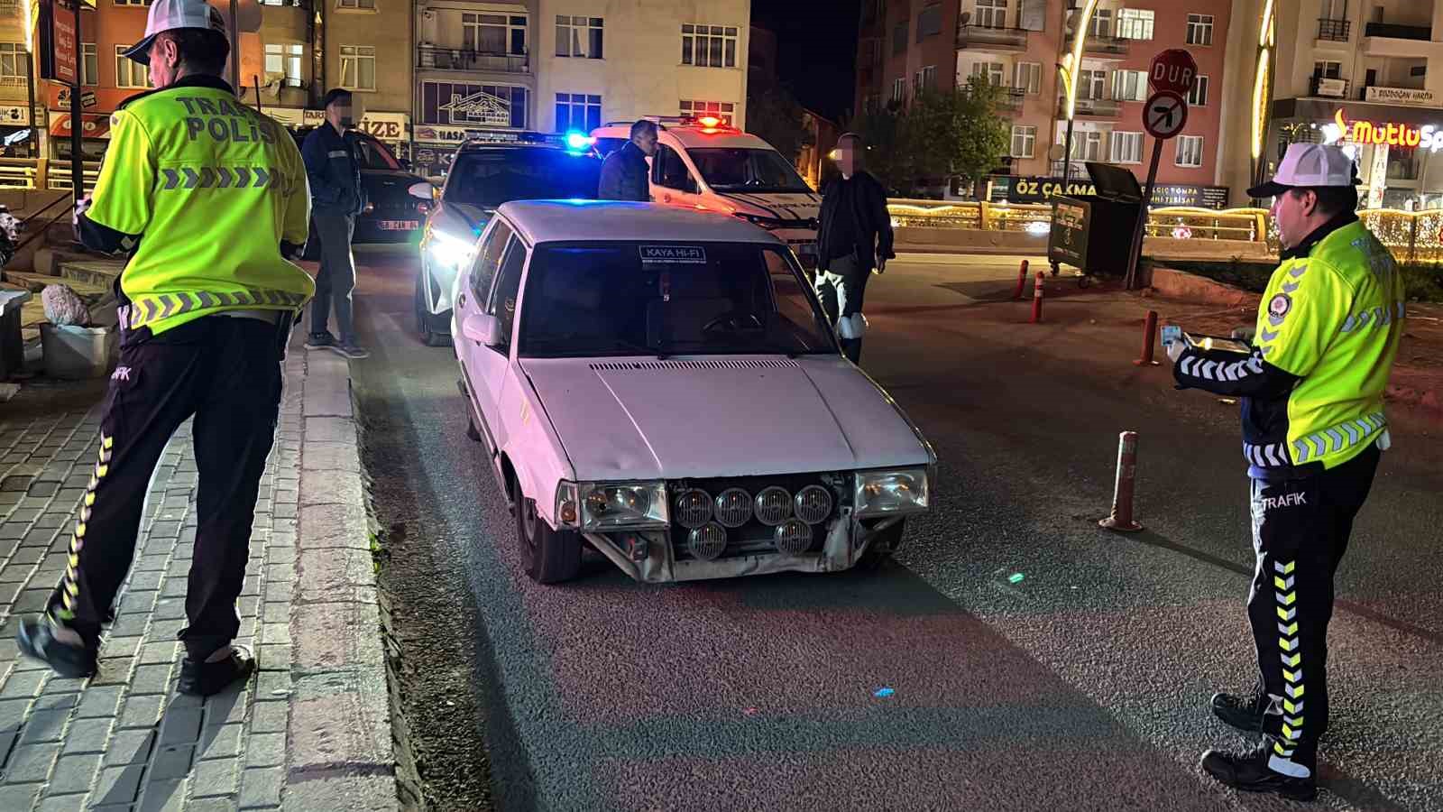 Sigortasız, muayenesiz ve plakasız araç sürücüsüne 12 bin 942 lira ceza
