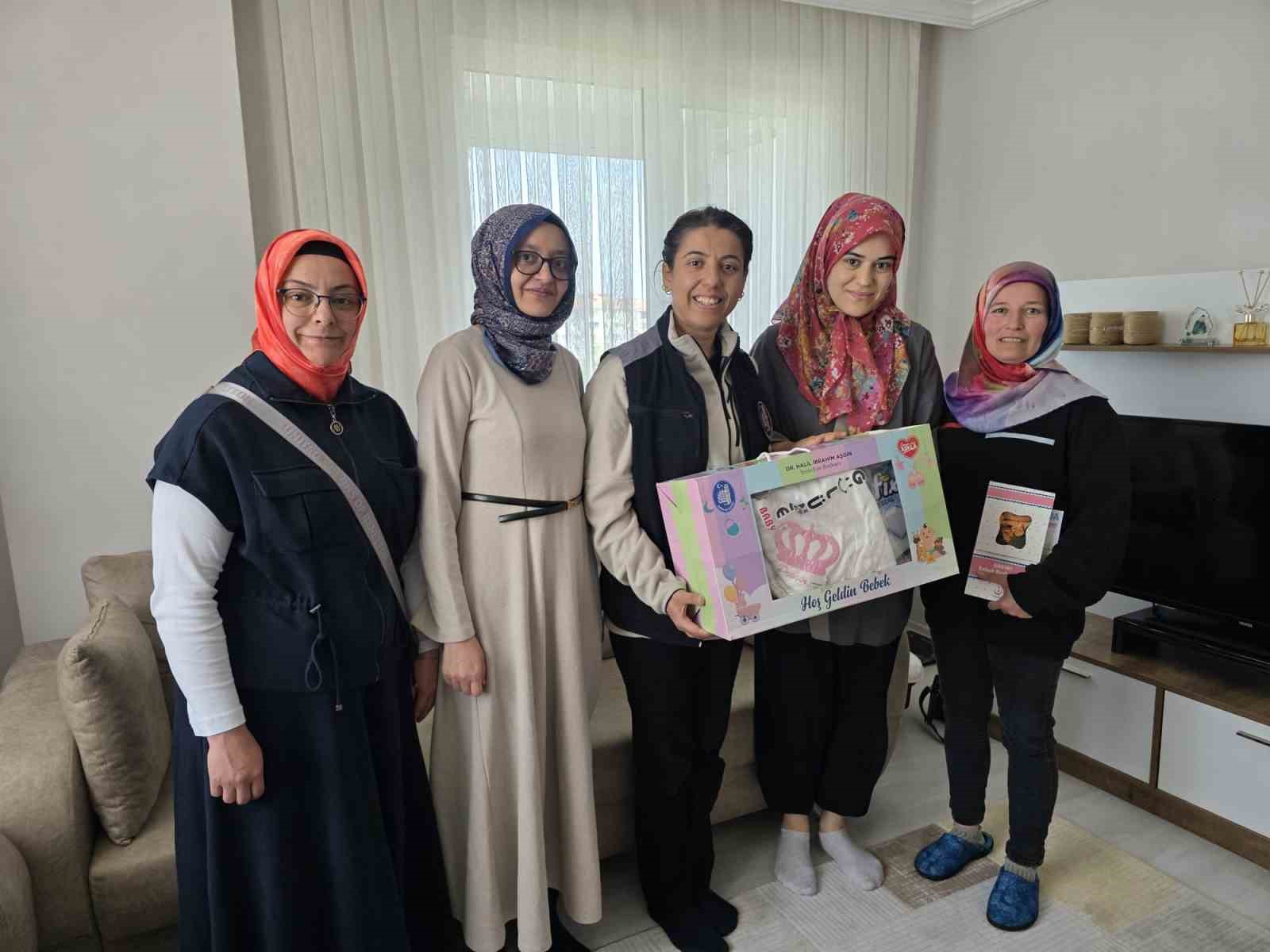 Çorum Belediyesi’nden anne ve bebeklere evde sağlık desteği
