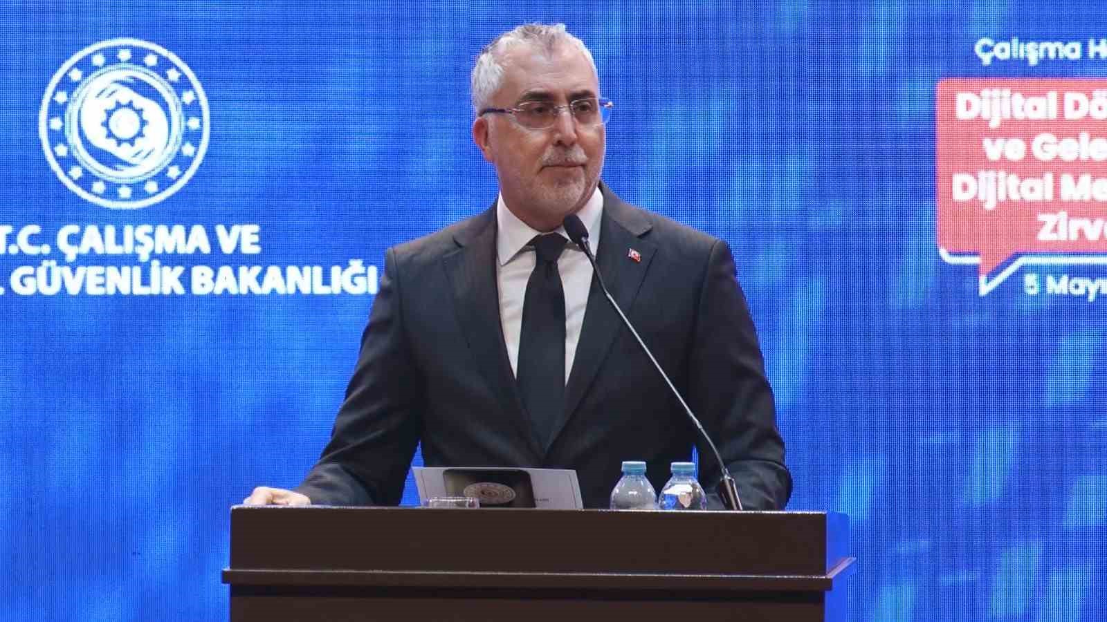 Bakan Işıkhan: "Hedefimiz, teknolojiyi milletimizin geleceğine hizmet eden unsur haline getirmektir"

