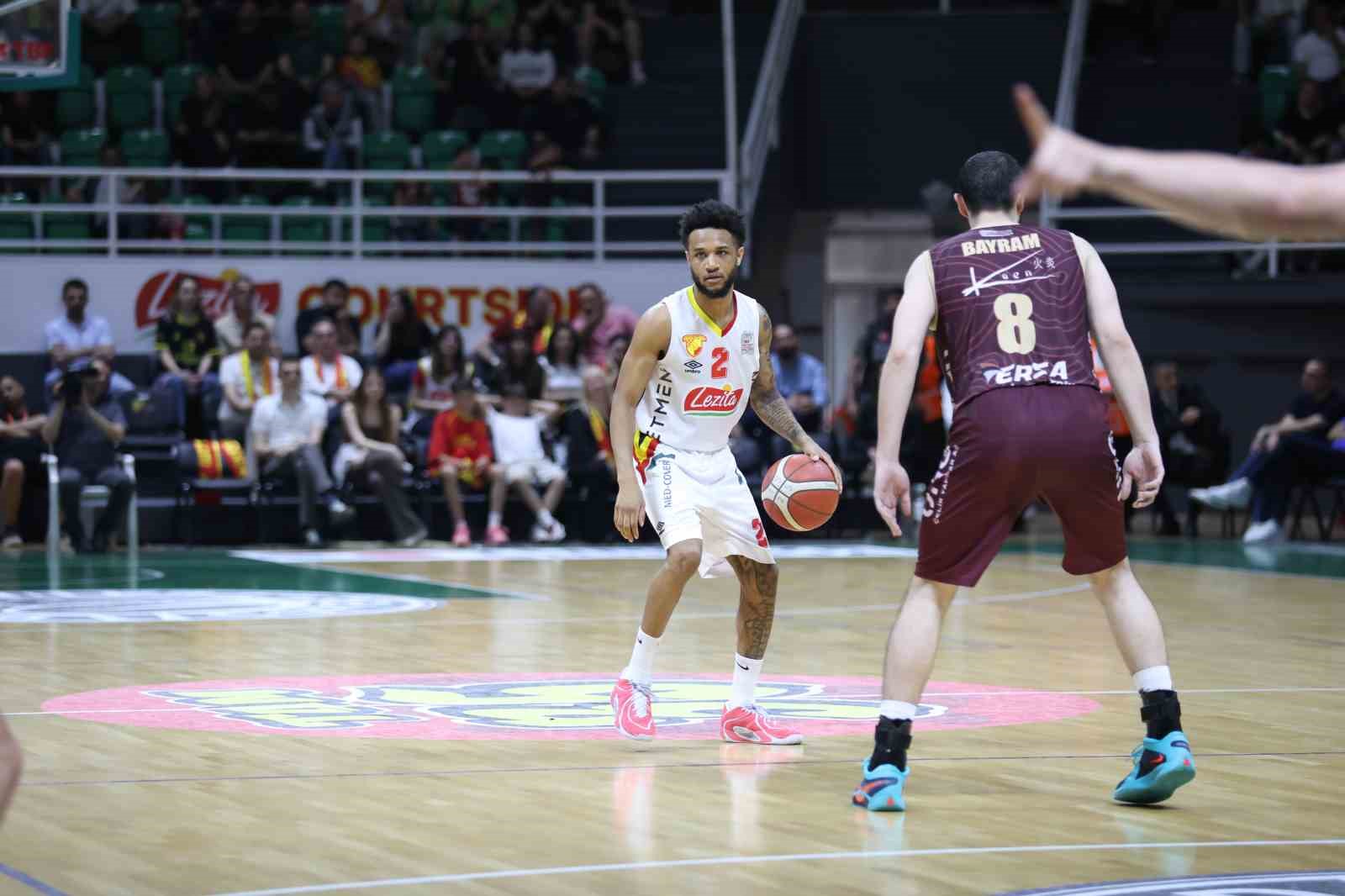 TBL play-off yarı final: Göztepe Basketbol: 73 - Parmos Bordo BK: 71
