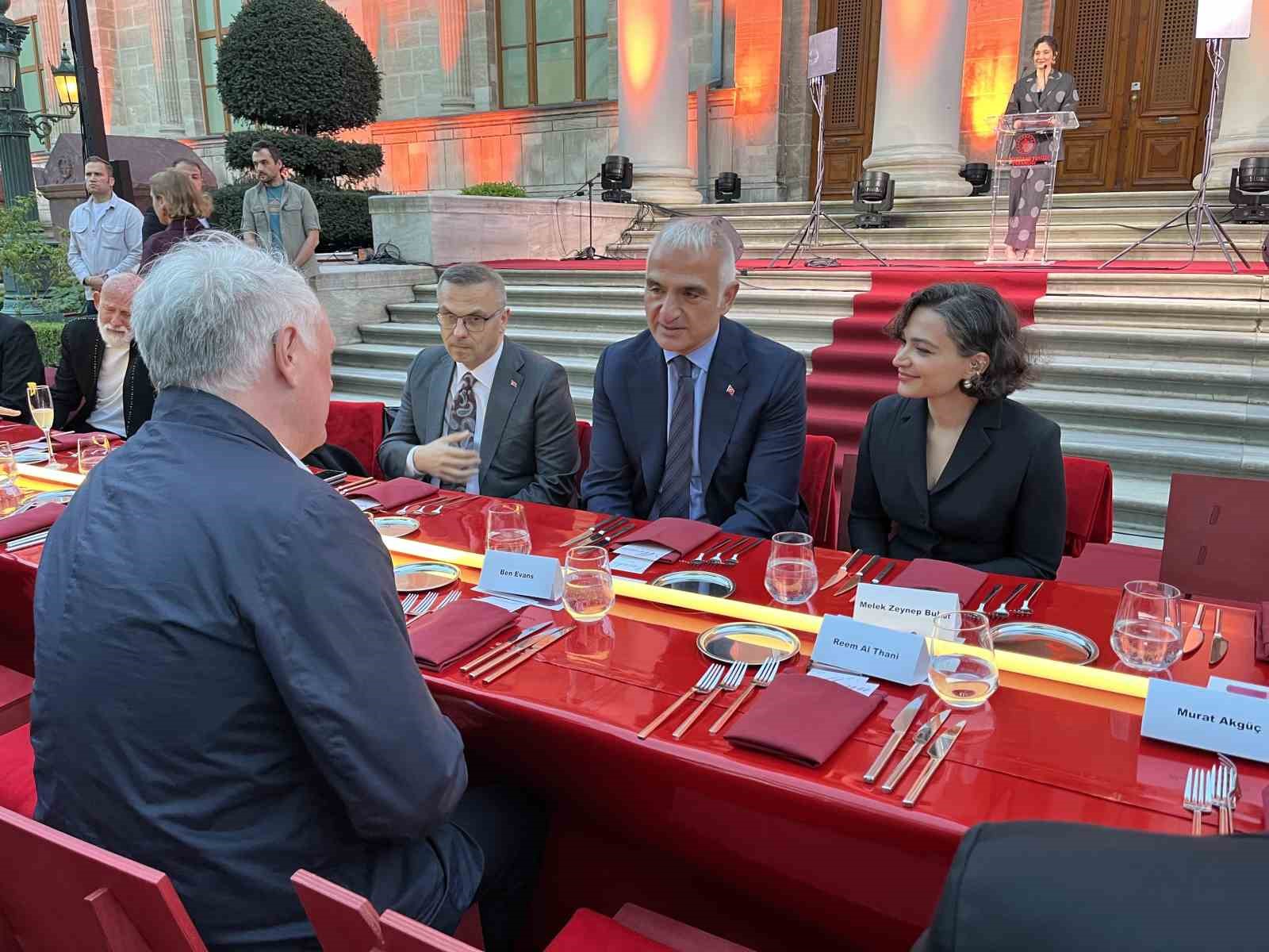 Bakan Ersoy: "İstanbul tarih boyunca yalnızca bir şehir değil, tasarımın, mimarinin ve zanaatın merkezi olmuştur"
