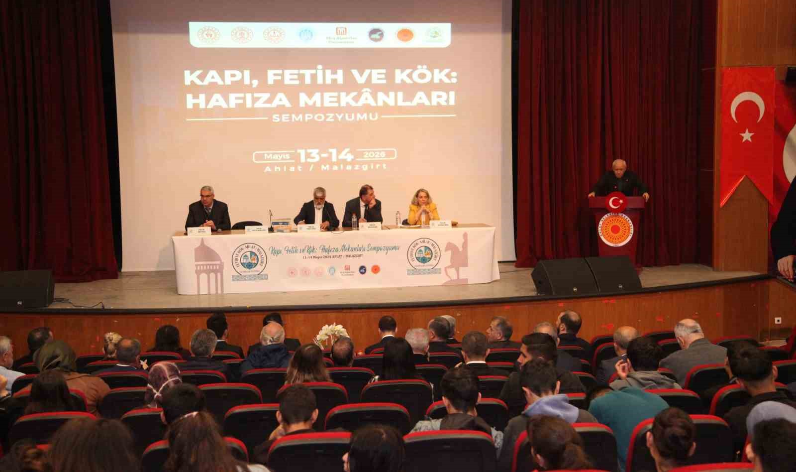 Ahlat’ta "Kapı, Fetih ve Kök: Hafıza Mekanları" sempozyumu
