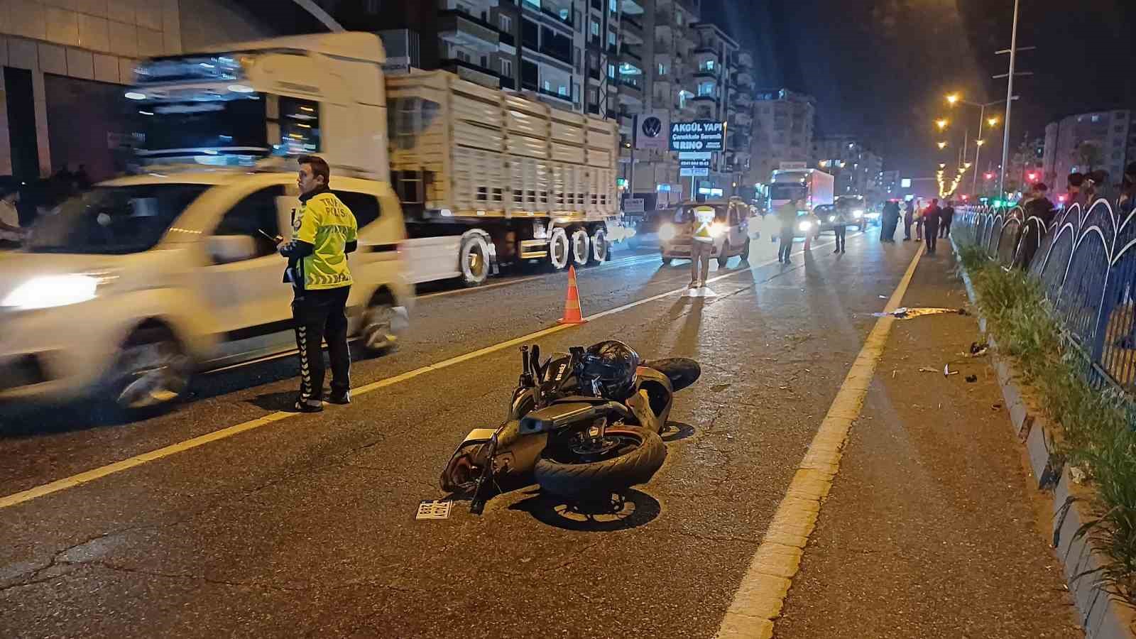 Batman’da motosikletin çarptığı yaya ile sürücü hayatını kaybetti
