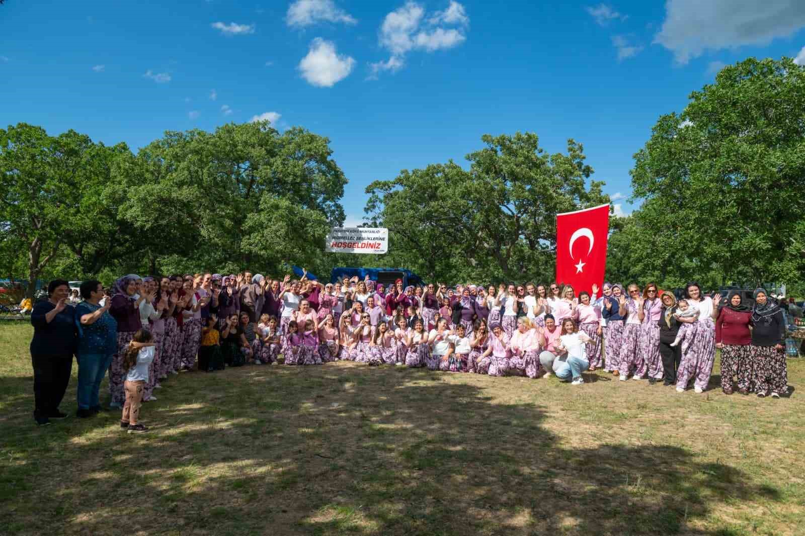 Baharın en renkli geleneği: Hıdırellez şenliklerinde yüzlerce kişi buluştu
