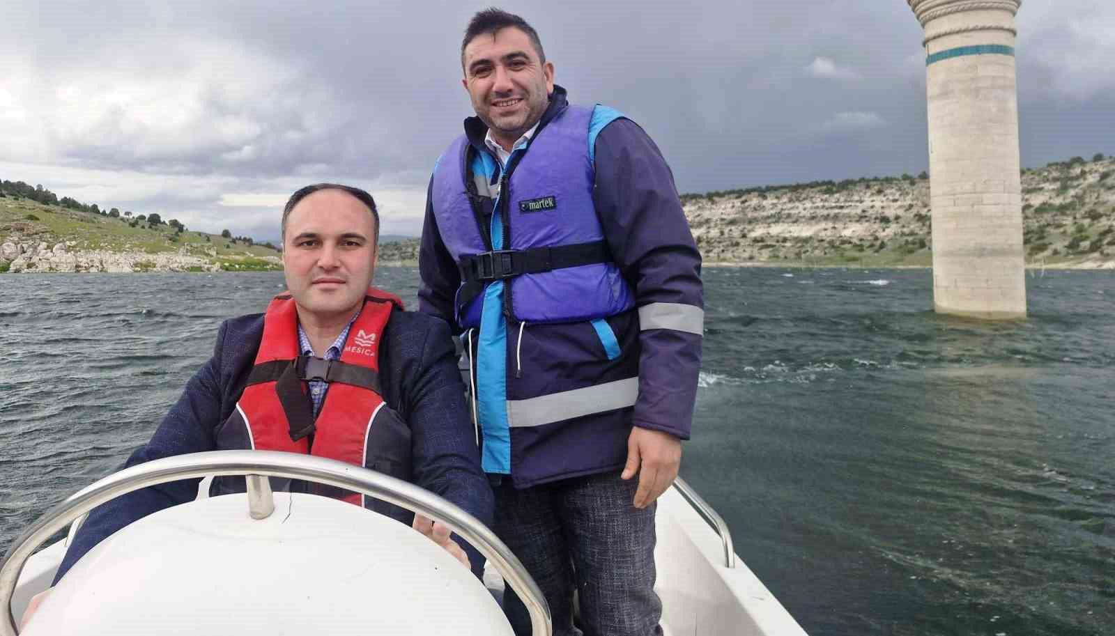 Aslanapa Kaymakamı Tosun, Kureyşler Barajı’nda su ürünleri denetimine katıldı

