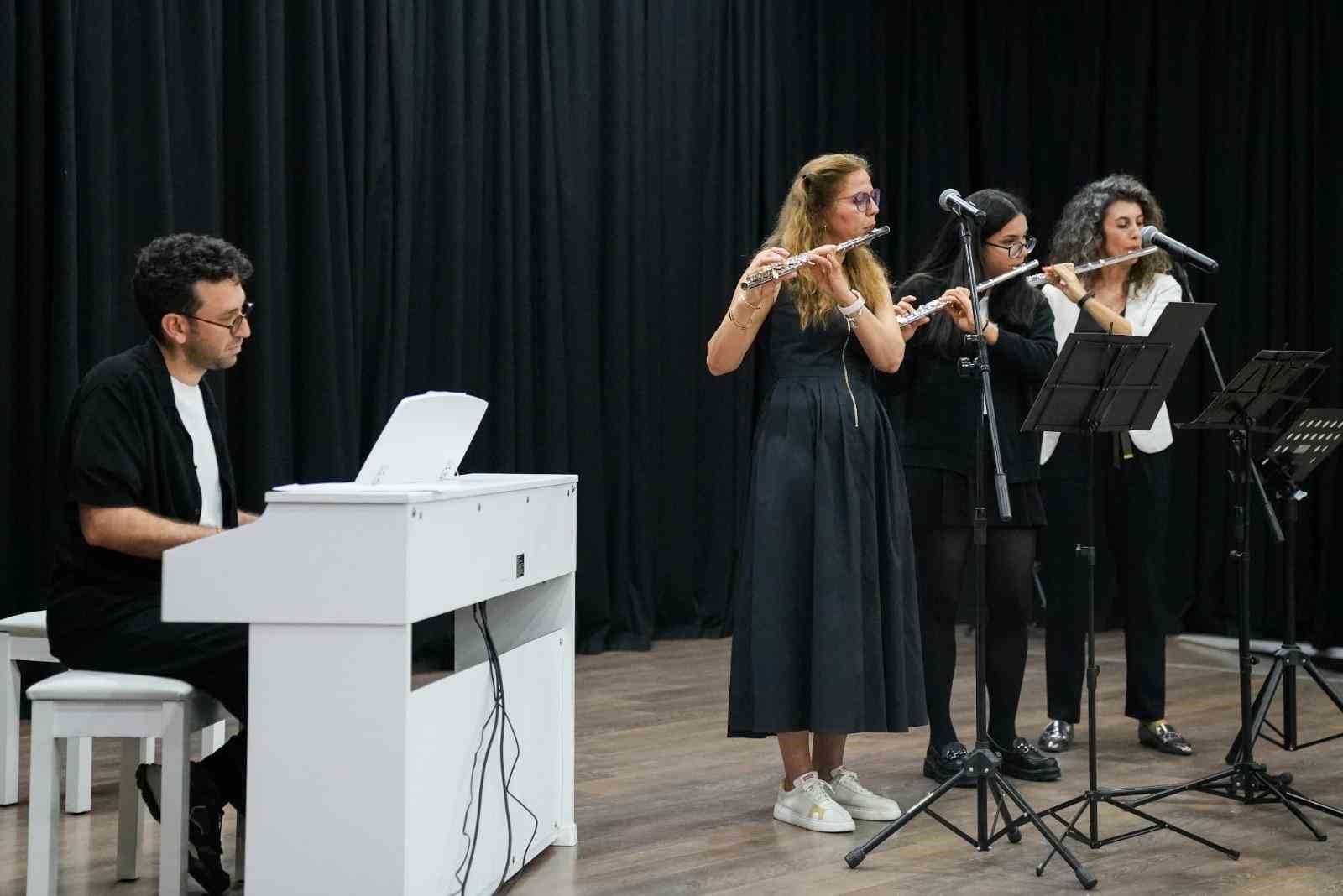 ASEV’den yıl sonu dinletileri ve doğaçlama oyun

