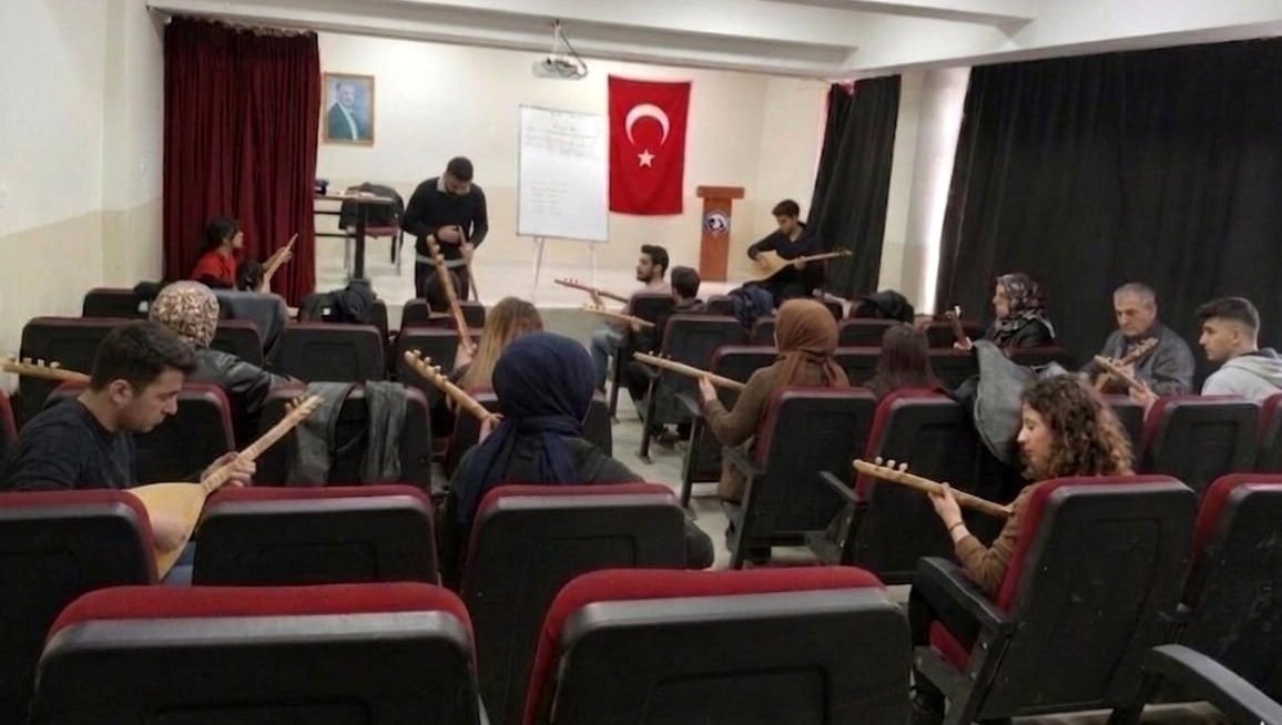 Tercan Halk Eğitim Merkezinde kurslar ilgi görüyor
