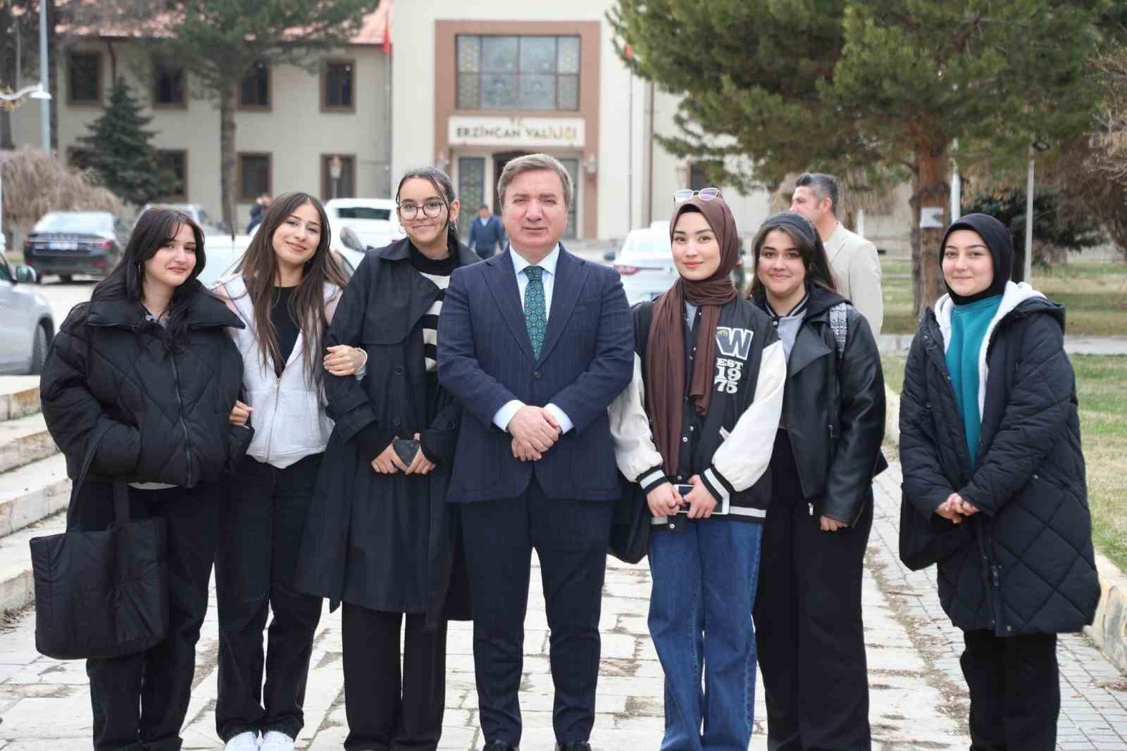 Vali Aydoğdu’dan gençlere umut dolu mesaj
