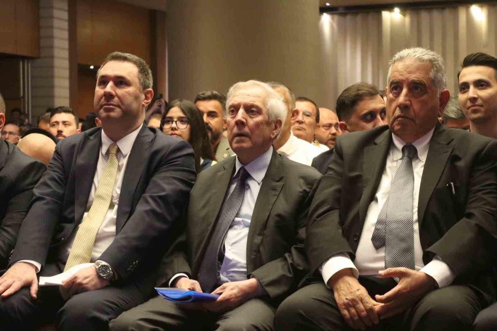 Aziz Yıldırım, İzmir’de kongre üyeleriyle bir araya geldi
