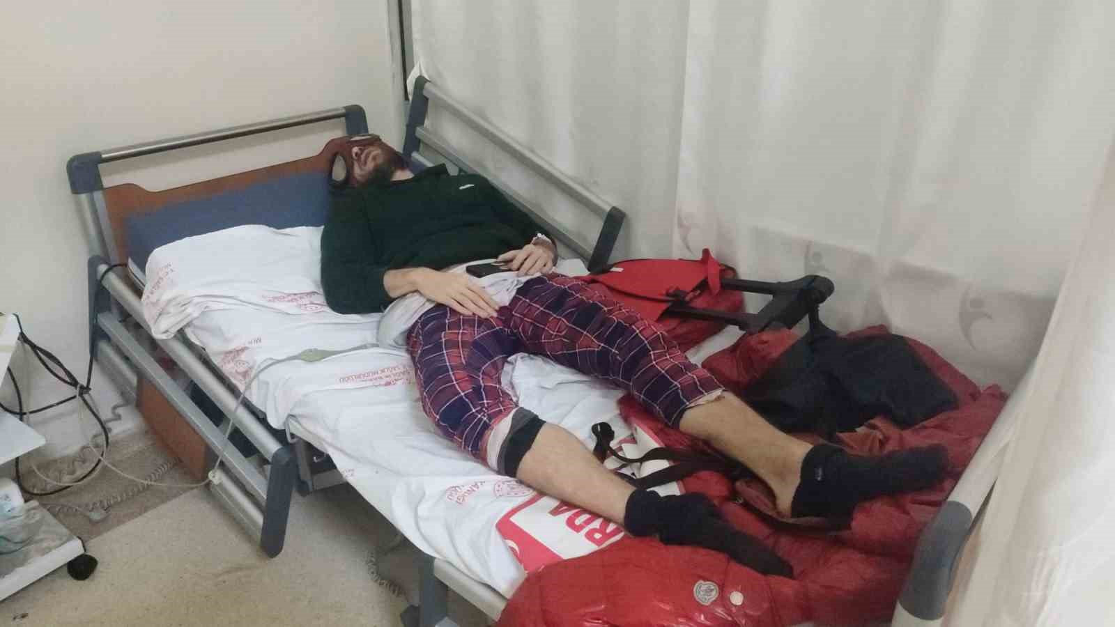 "Türk Örümcek Adam" yılan otu nedeniyle hastanelik oldu

