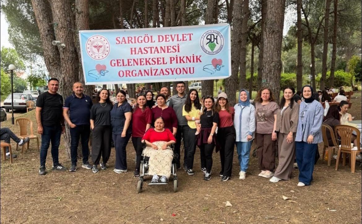 Sarıgöl Devlet Hastanesi personeli piknikte moral depoladı
