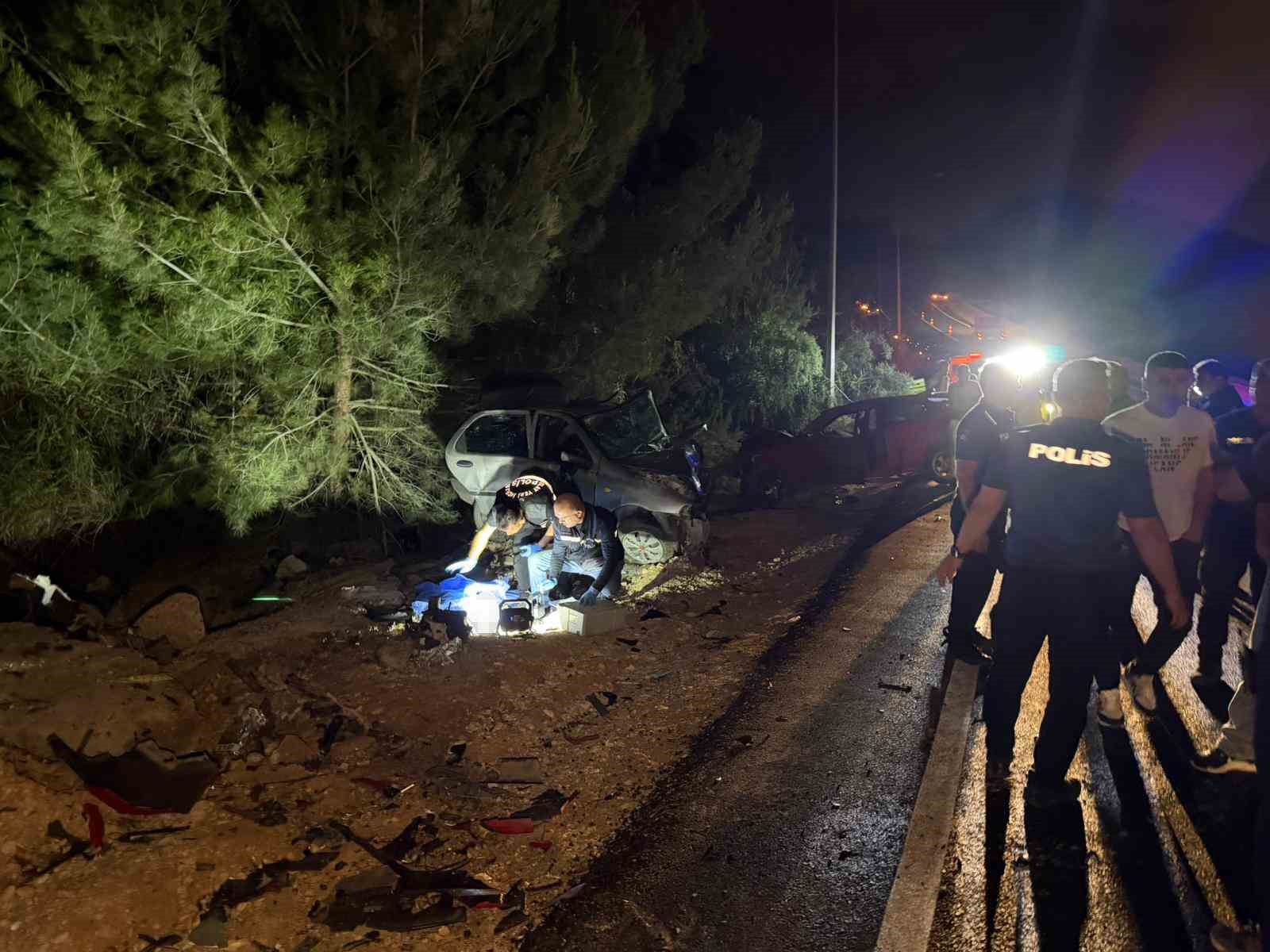 Adana’da feci kaza: Karı koca öldü, 4 yaşındaki çocukları yaralandı

